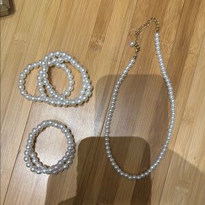 Elegant White Pearl Jewelry Set